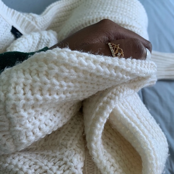 White knitted sweater - Picture 3 of 4